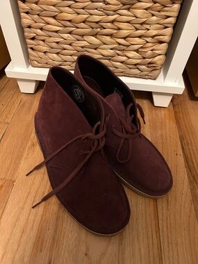 CLARKS ORIGINALS WOMEN'S DESERT BOOT BORDEAUX SUEDE EYE LACE UP